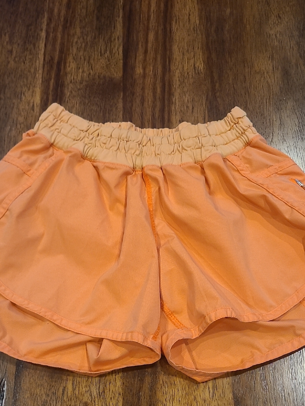 Lululemon Athletica Shorts Women's 4 - Picture 4 of 7